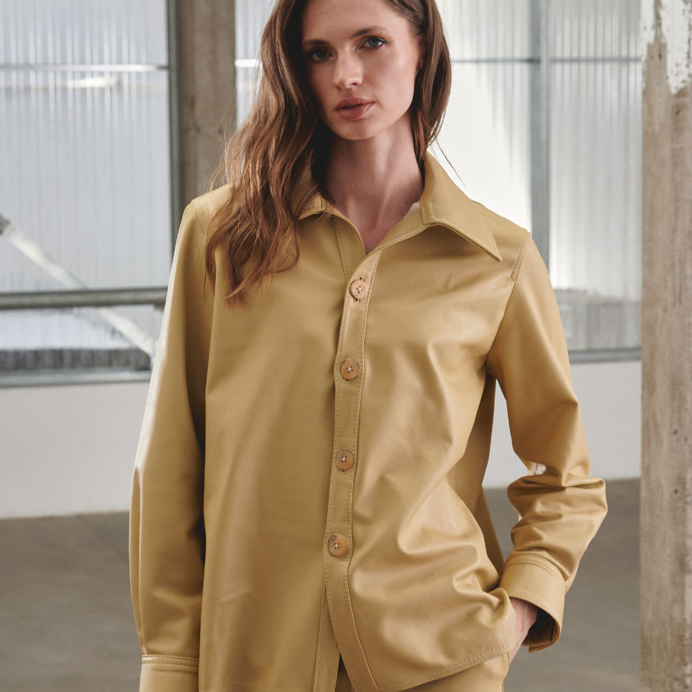 Sobrecamisa Juana Ocre Pastel