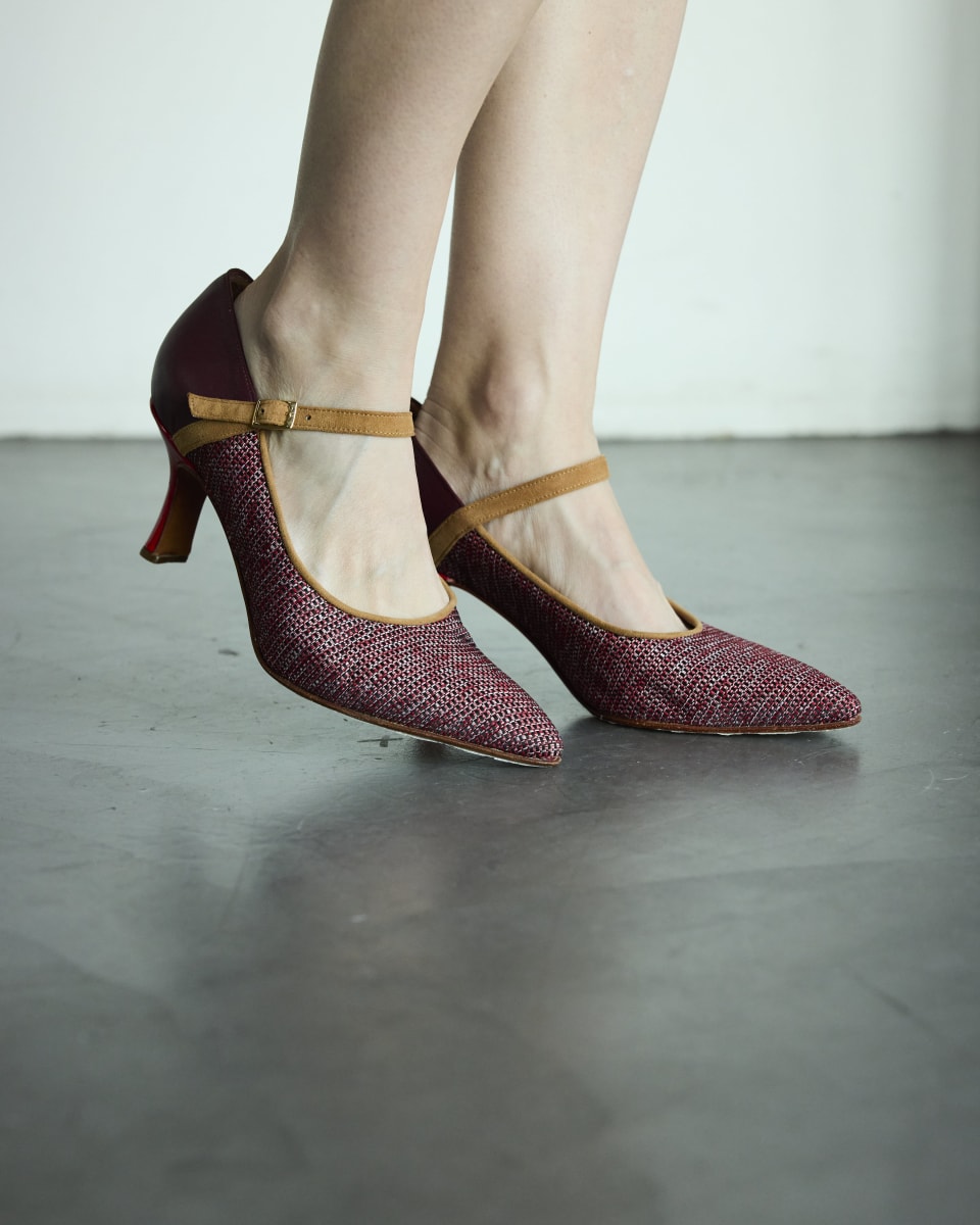 Zapato Amapola para mujer hecho a mano. Talles 35 al 41. Hecho a mano, diseño argentino, exclusivo, heredable y atemporal.