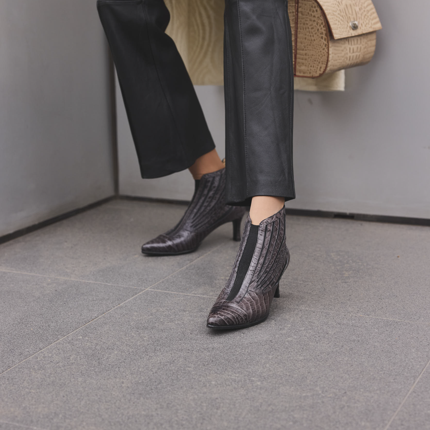 CHARLOTTE GRIS