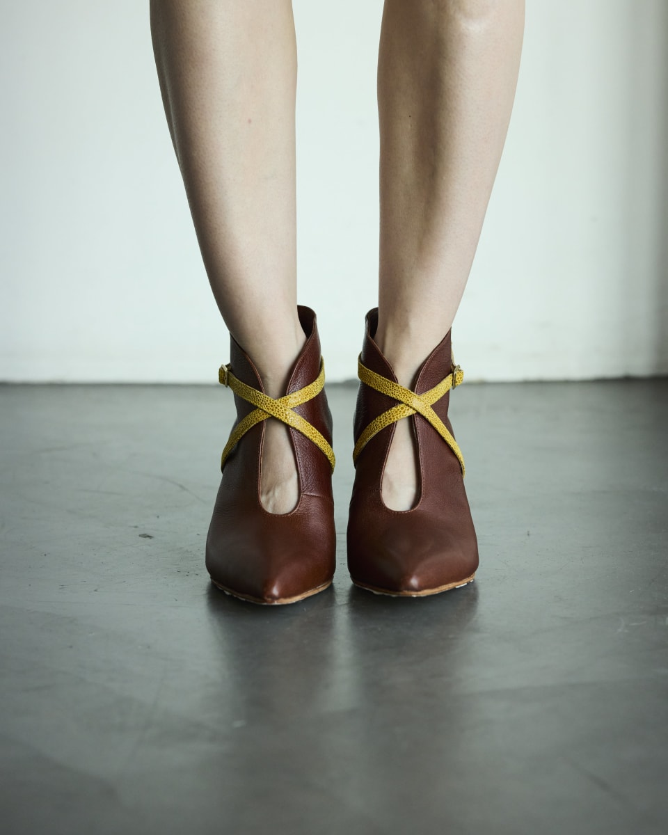 Zapato Gazania ( Bota) para mujer hecho a mano. Talles 34 al 40. Hecho a mano, diseño argentino, exclusivo, heredable y atemporal.