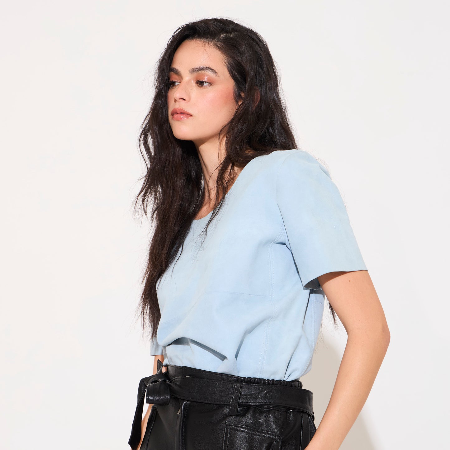 Polera de gamuzza celeste Elisa