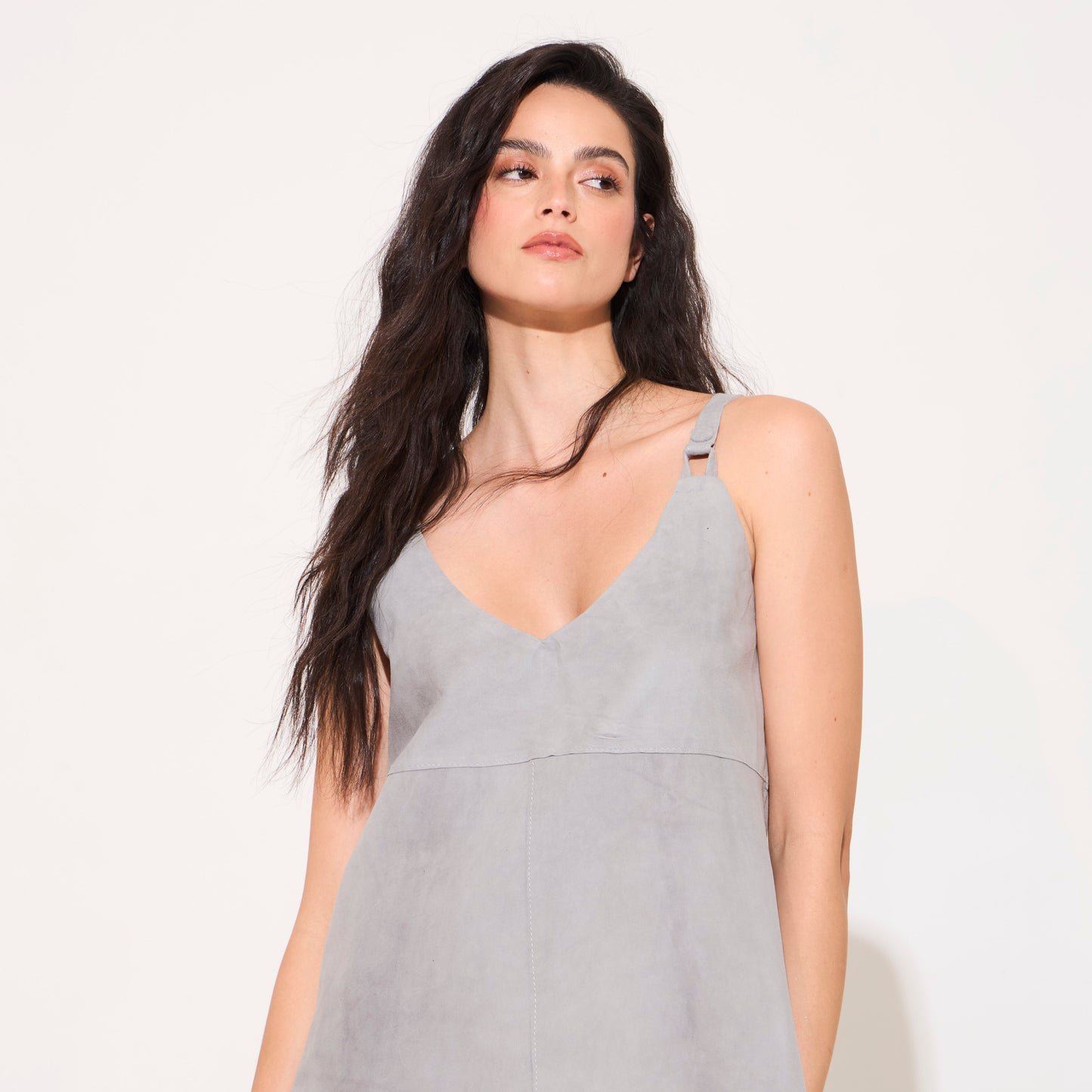 Top de gamuzza gris con tiras