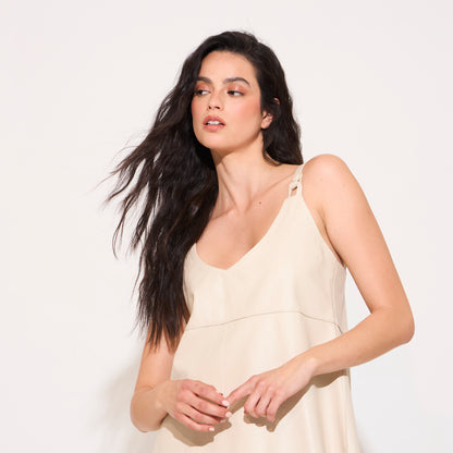 Top de cuero off white con tiras