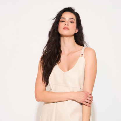 Top de cuero off white con tiras