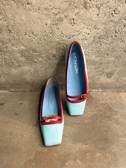 Zapato Nadine azul cielo/rojo